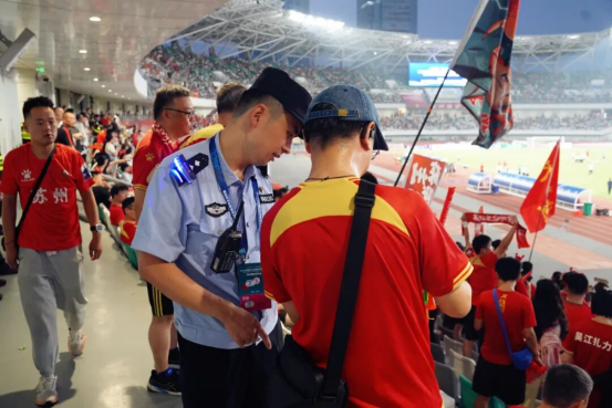 方式, 第二现场, 用绝对的专