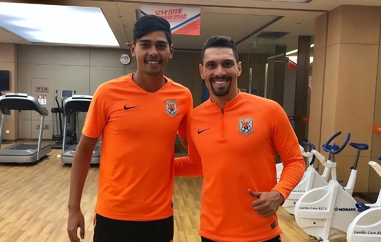 加下赛季留 加下赛季留